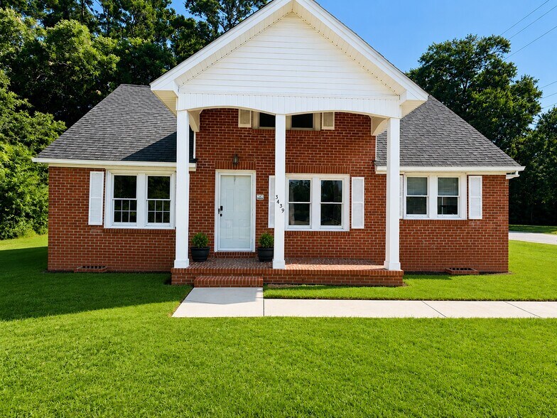 Primary Photo Of 3439 Casey St, Loris Medical For Lease