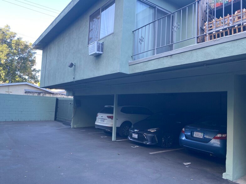 More Photos Of 10940 Hesby St, North Hollywood Apartments For Sale