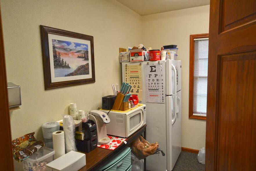 More Photos Of 404 W Bethalto Dr, Bethalto Medical For Sale