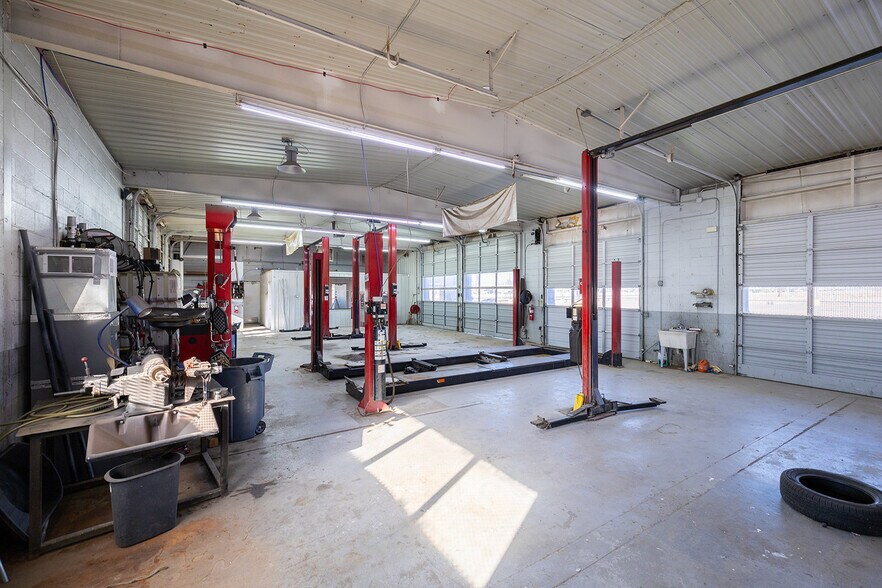 More Photos Of 11209 W Kellogg, Wichita Auto Dealership For Sale