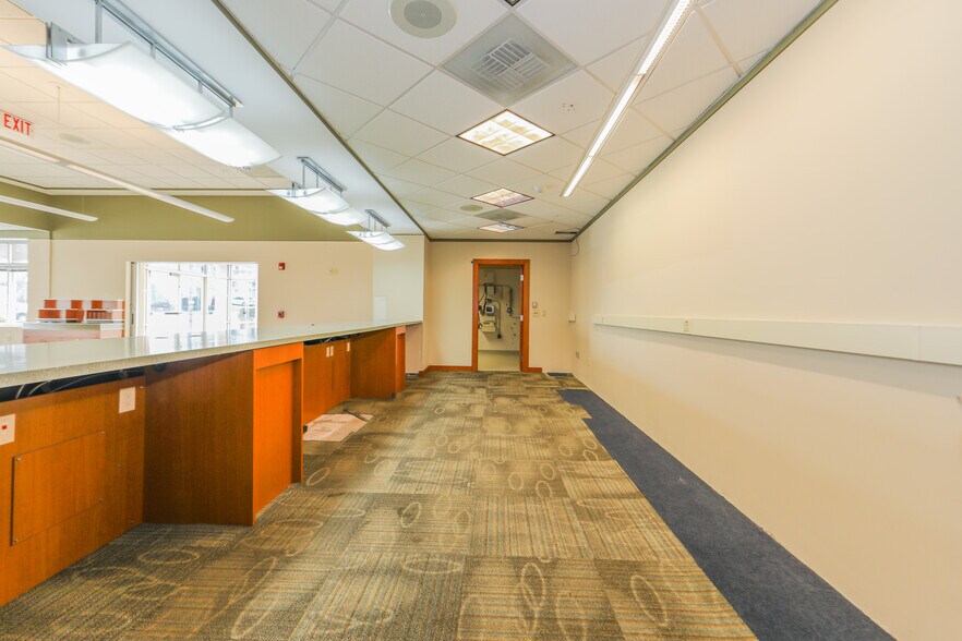 More Photos Of 1610 Main Ave, Clifton Bank For Sale