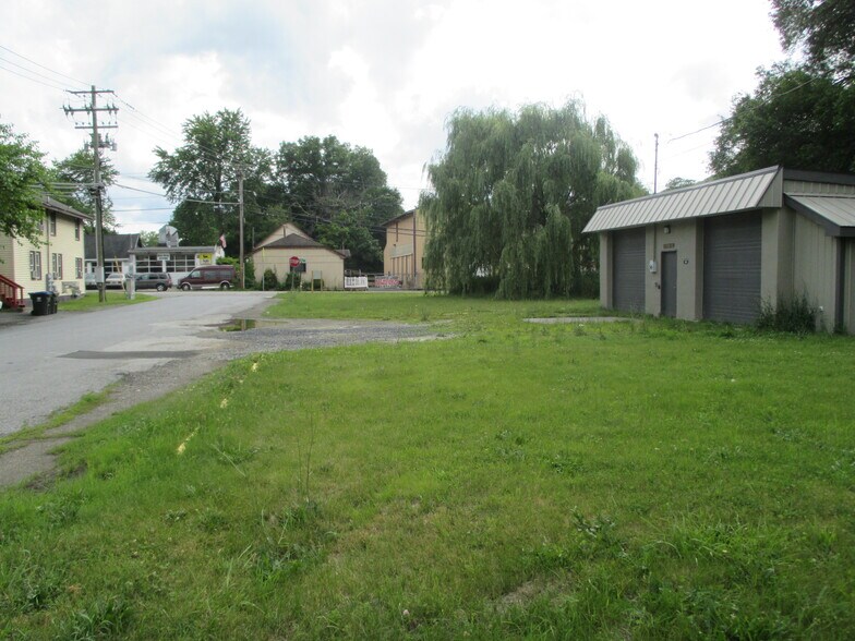 More Photos Of 3 Vine St, Greenwood Lake Warehouse For Lease