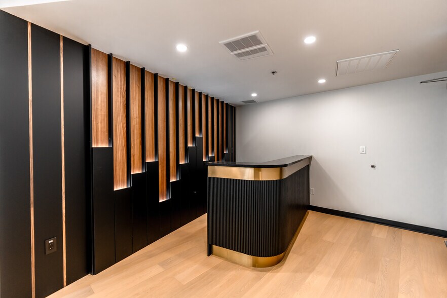 More Photos Of 1493 Foster St, White Rock Apartments For Sale