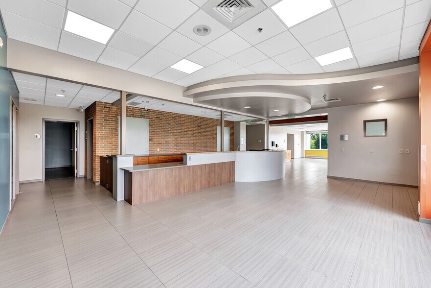 More Photos Of 2141 Lime Kiln Rd, Green Bay Medical For Sale