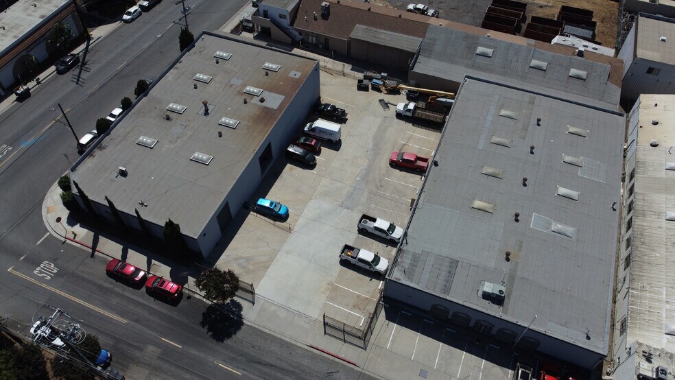 More Photos Of 1550 E Burnett St, Signal Hill Warehouse For Lease