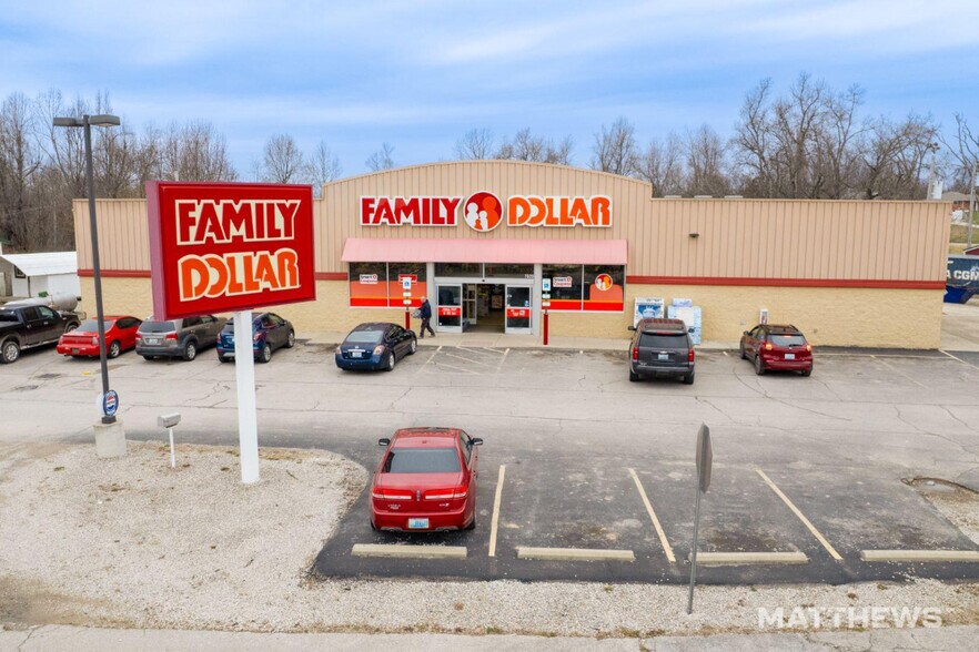 Primary Photo Of 7320 US-421, Mckee General Retail For Sale