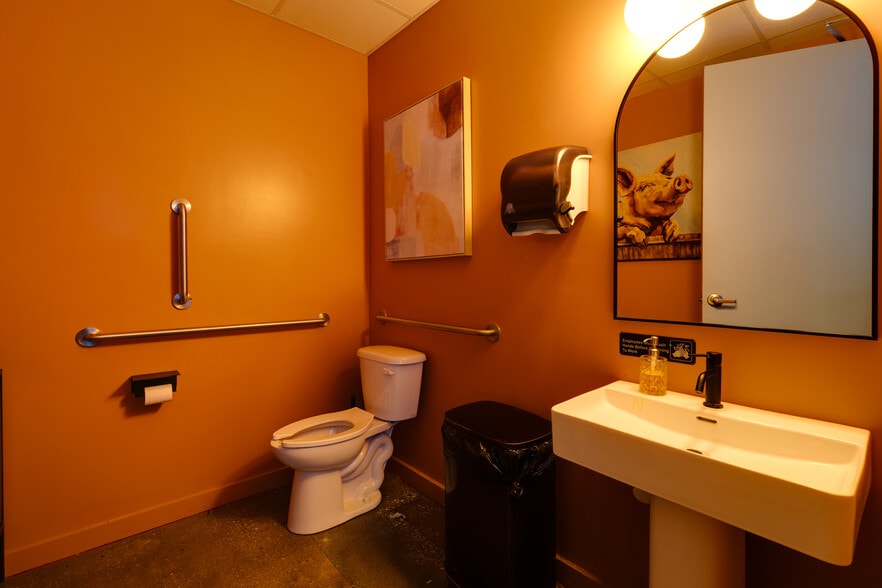 More Photos Of 2028 W Cary St, Richmond Apartments For Sale