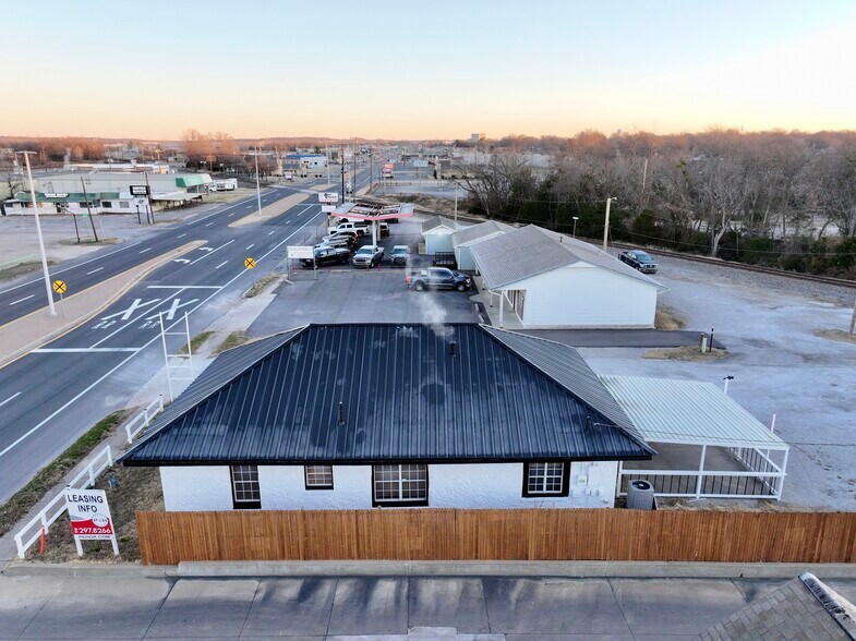 More Photos Of 510 N Lynn Riggs Blvd, Claremore Office Residential For Sale