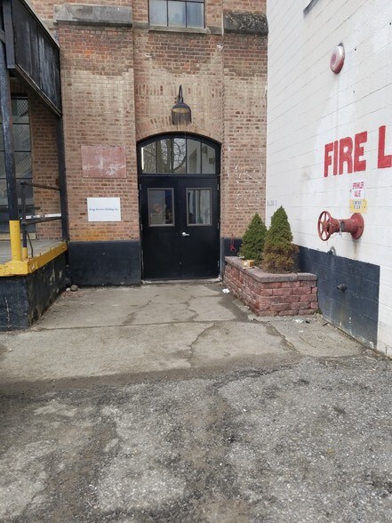 More Photos Of 2 Mill St, Cornwall Warehouse For Sale