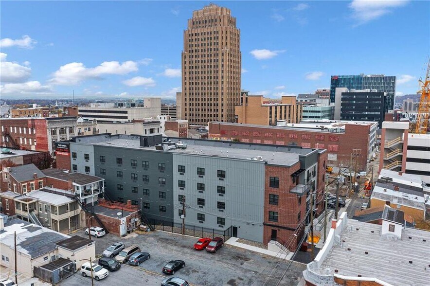 More Photos Of 960 W Hamilton St, Allentown Storefront Retail Residential For Lease