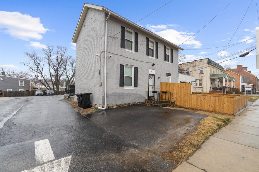 More Photos Of 38 Bloomsbury Ave, Catonsville General Retail For Lease