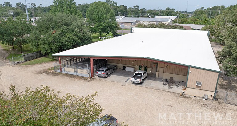More Photos Of 102 Hatchell Ln, Denham Springs Veterinarian Kennel For Sale