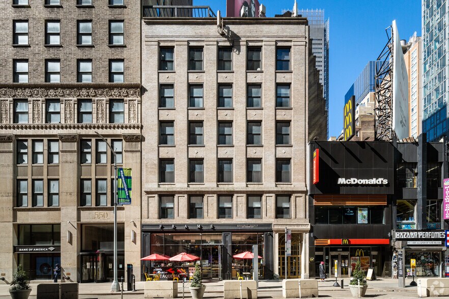 More Photos Of 552 Seventh Ave, New York Loft Creative Space For Lease