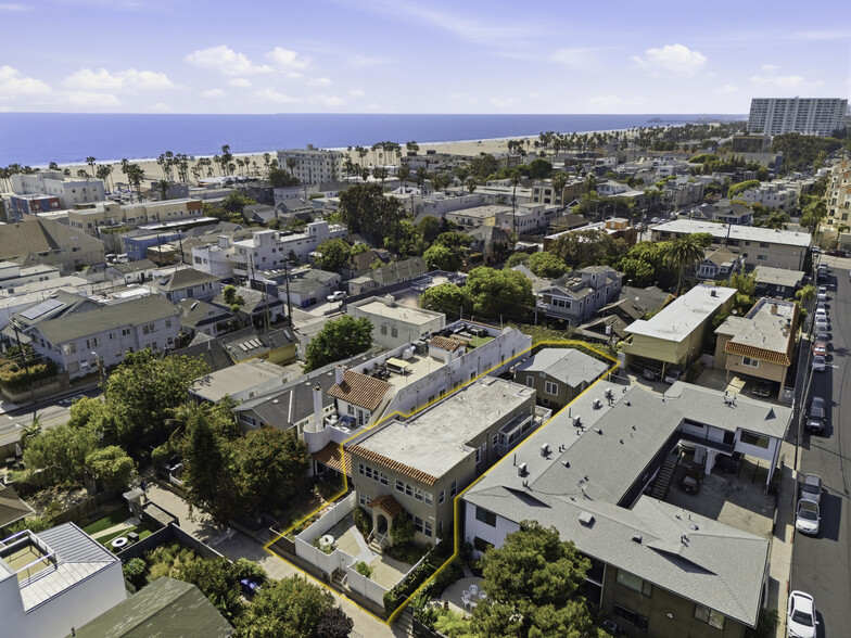 More Photos Of 117 Paloma Ave, Venice Apartments For Sale