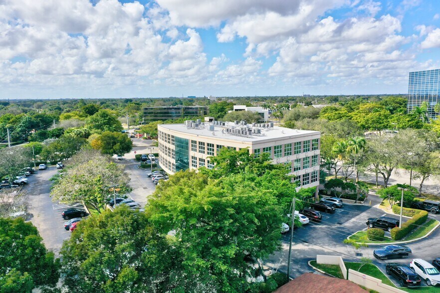 More Photos Of 3850 Hollywood Blvd, Hollywood Medical For Sale