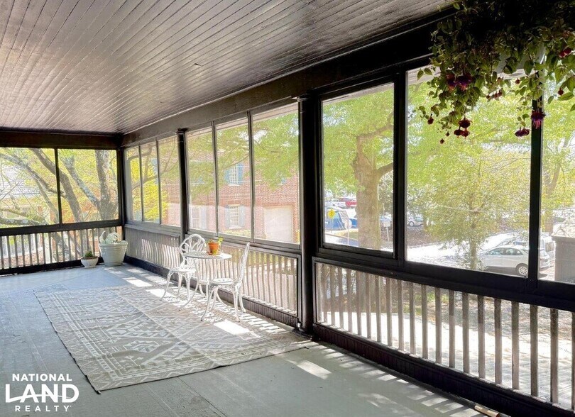 More Photos Of 4 S 1st St, Denton Specialty For Sale