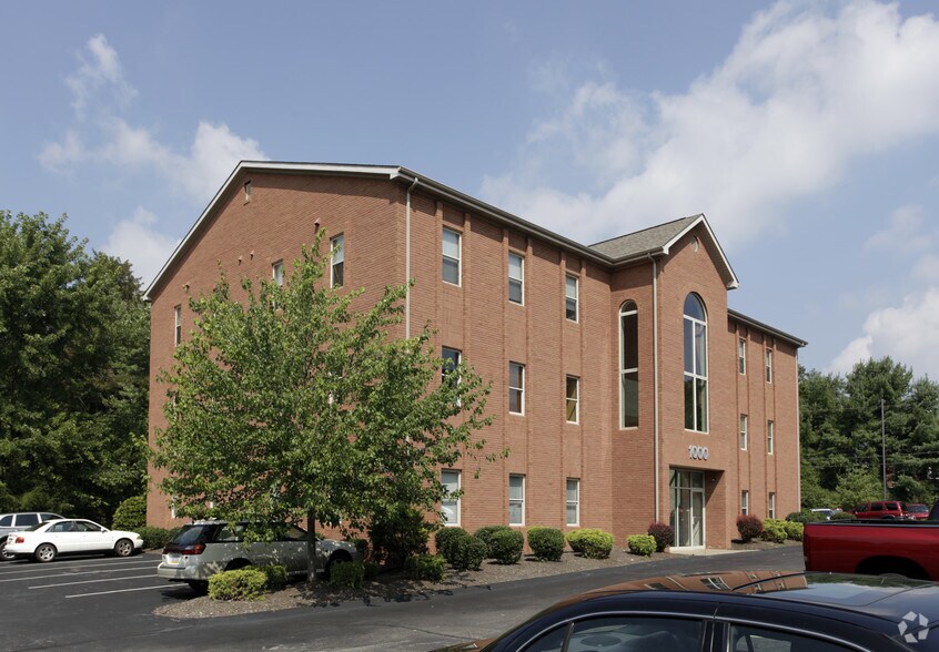 Primary Photo Of 1000 Commerce Dr, Coraopolis Office For Sale