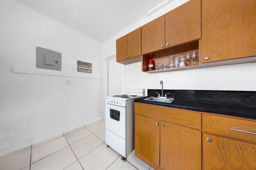 More Photos Of 1035 NW 4th St, Miami Apartments For Sale