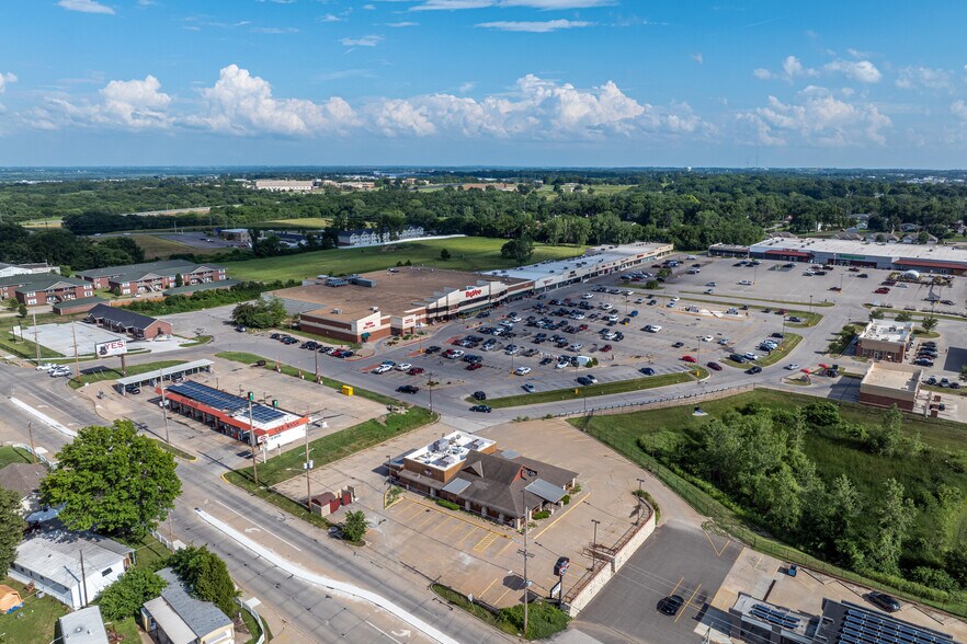 More Photos Of 3704 Faraon St, Saint Joseph Restaurant For Lease