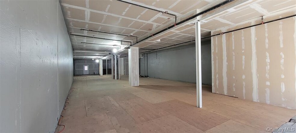 More Photos Of 337 Main St, Poughkeepsie Apartments For Lease