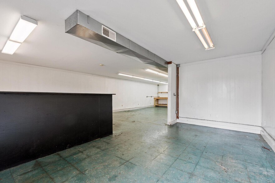 More Photos Of 181 Main St. Unit B St, Orange General Retail For Lease