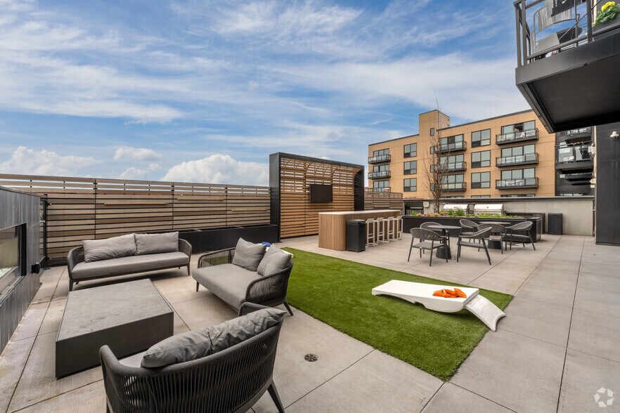 More Photos Of 747 Hampden Ave, Saint Paul Apartments For Sale