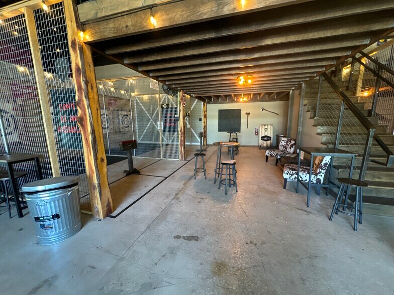More Photos Of 201 E Center St, Tarpon Springs Bar For Lease