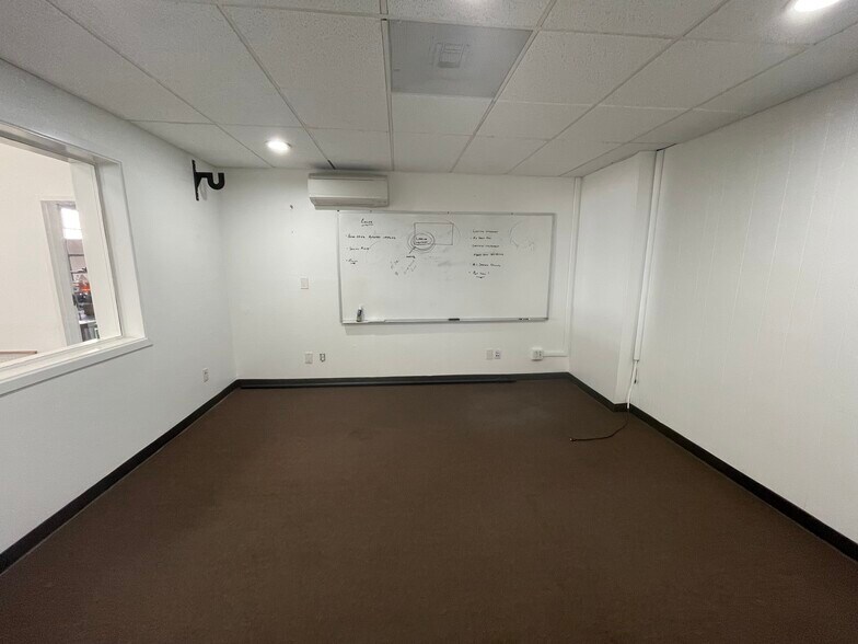 More Photos Of 3015 Kilson Dr, Santa Ana Warehouse For Lease