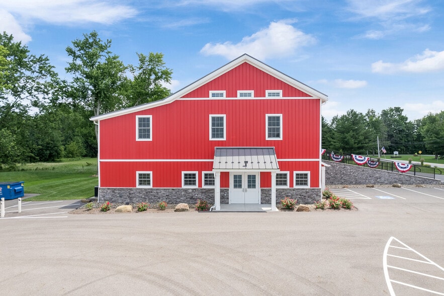 More Photos Of 1225 Bell Rd, Chagrin Falls Office For Lease