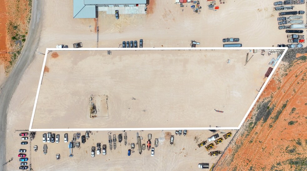 More Photos Of 3.0 Acre Laydown Yard on East County Road 128, Midland Land For Lease
