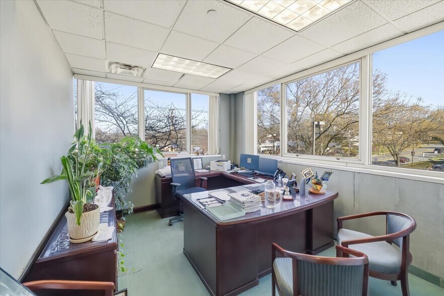 More Photos Of 333 Old Hook Rd, Westwood Medical For Sale