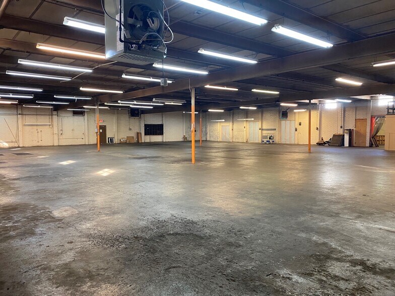 More Photos Of 609 S Washington Ave, Greenville Warehouse For Lease