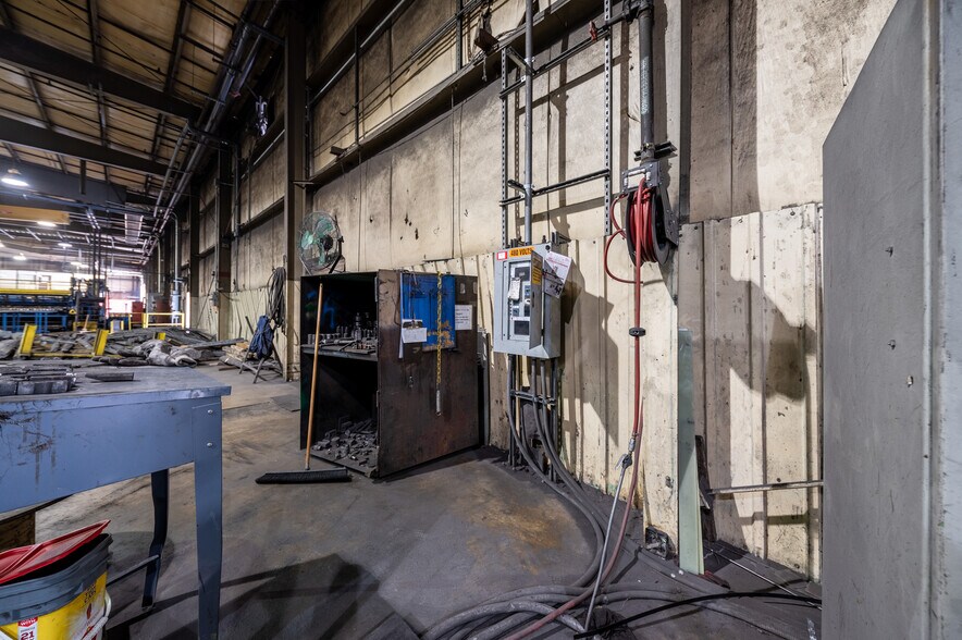 More Photos Of 714 Braddock View Dr, Mount Braddock Warehouse For Lease