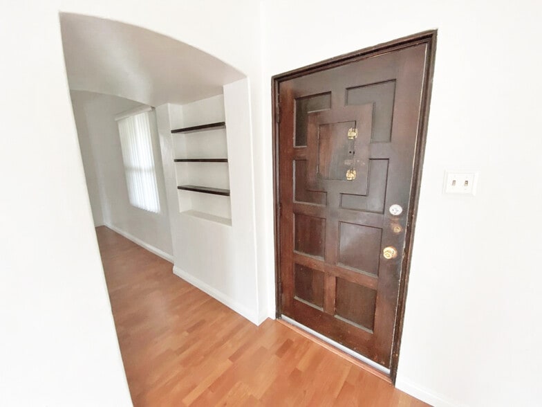 More Photos Of 321 W Hill St, Long Beach Multifamily For Sale