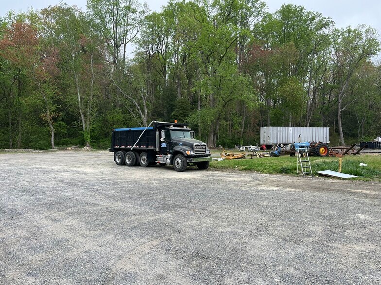 More Photos Of 24567 DuPont Blvd, Georgetown Truck Terminal For Sale
