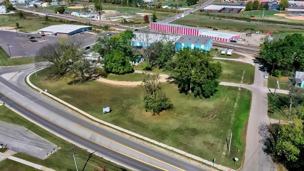 More Photos Of 134 N Howell Ave, West Plains Industrial For Sale