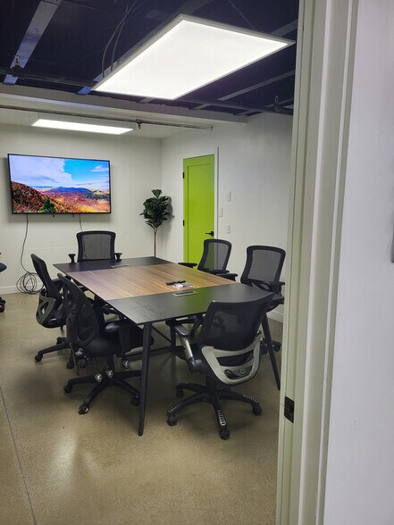 More Photos Of 1657 N State St, Lehi Manufacturing For Sale