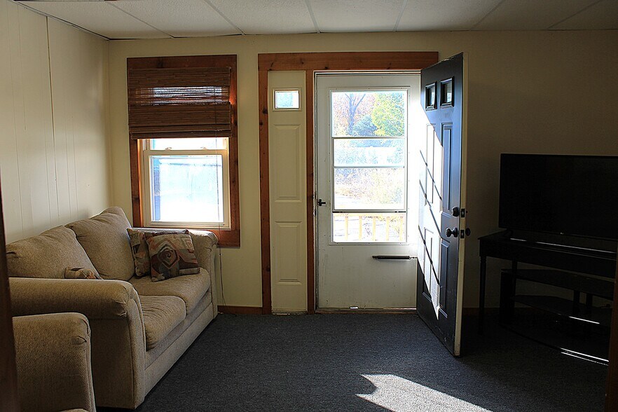 More Photos Of 988 E 185th St, Cleveland Office For Sale