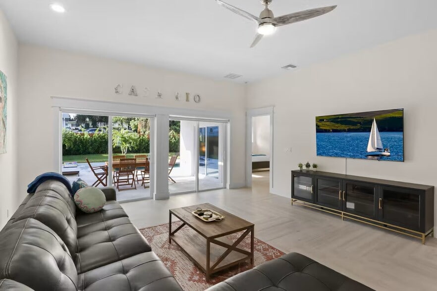 More Photos Of 1960 NE Dixie Hwy, Jensen Beach Apartments For Sale