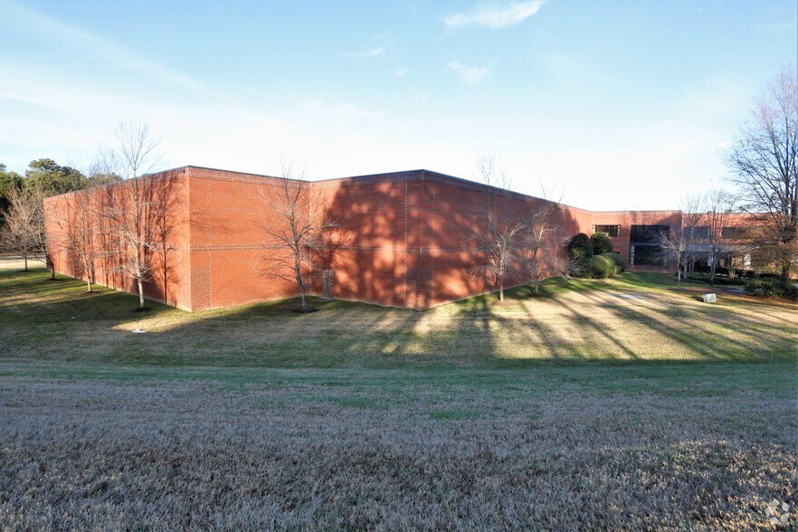 More Photos Of 1000 Technology Park Dr, Glen Allen Warehouse For Lease