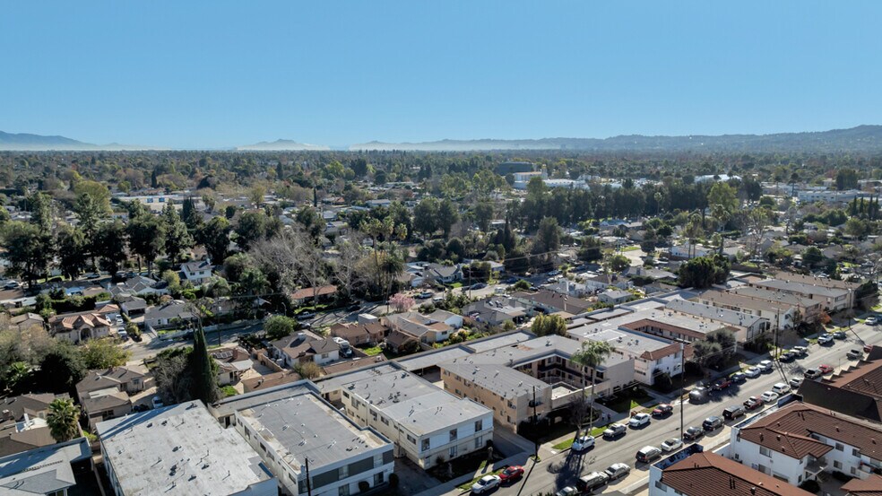 More Photos Of 7454 Canby Ave, Reseda Apartments For Sale