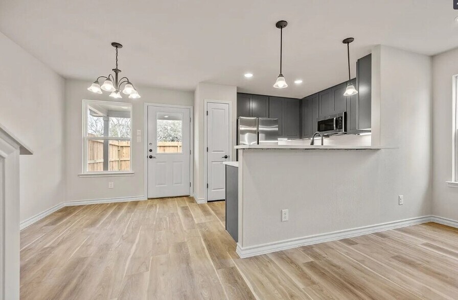 More Photos Of 586 Abigail Aly, San Antonio Multifamily For Sale