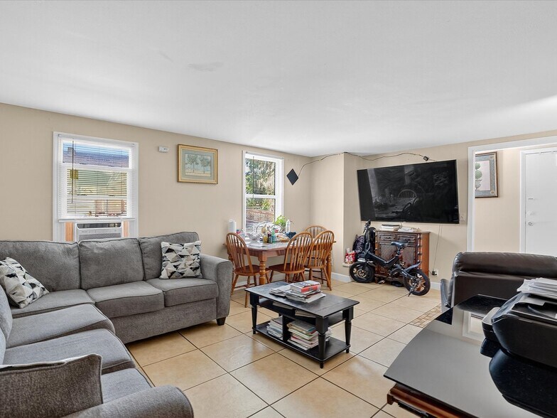 More Photos Of 219 Magnolia Ave, Daytona Beach Storefront Retail Residential For Sale