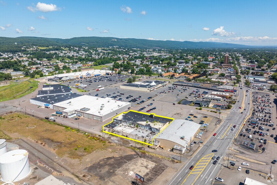 More Photos Of 274 W Side Mall, Edwardsville General Retail For Sale