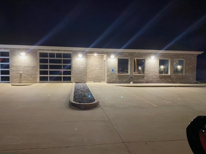 More Photos Of 11 Cottonwood Dr, Chatham Specialty For Lease