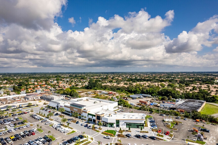 More Photos Of 9828-9884 S Jog Rd, Boynton Beach, Boynton Beach Supermarket For Lease
