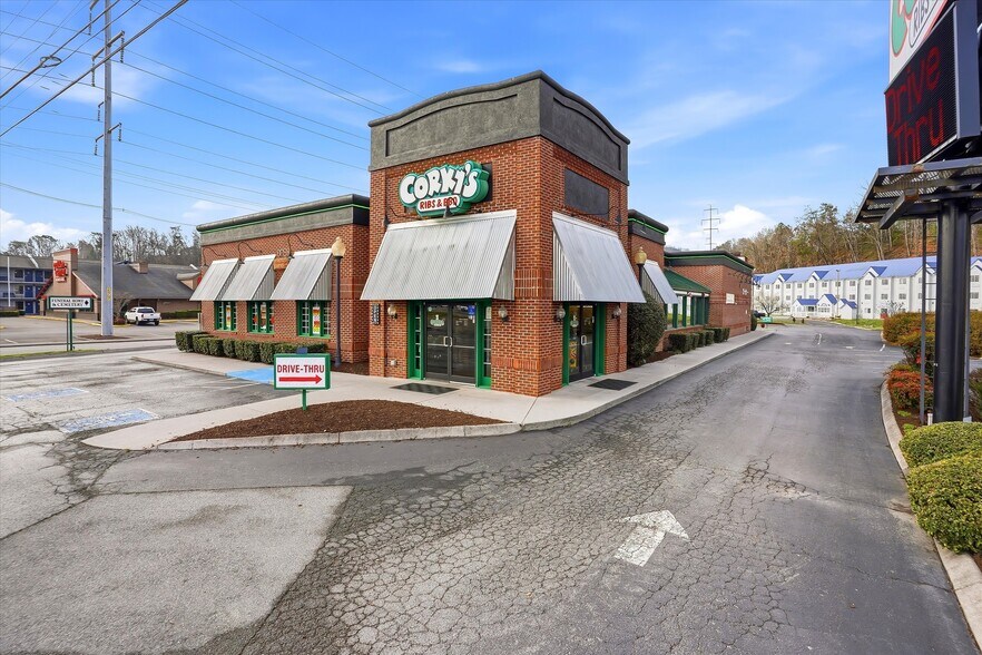 More Photos Of 3584 Parkway, Pigeon Forge Restaurant For Lease