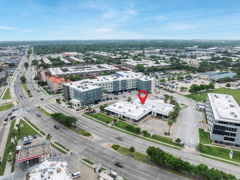 More Photos Of 6430 Hillcroft Ave, Houston Office For Sale