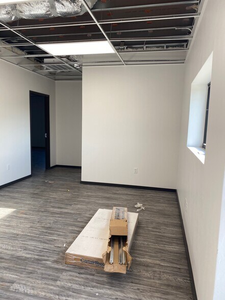 More Photos Of 8409 SW 23rd Pl, Oklahoma City Warehouse For Lease