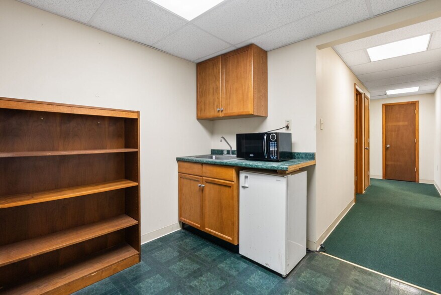 More Photos Of 2930 Clymer Ave, Telford Industrial For Lease